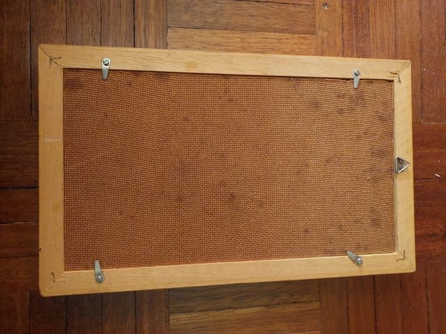 Moldura de madeira com desenho colorido