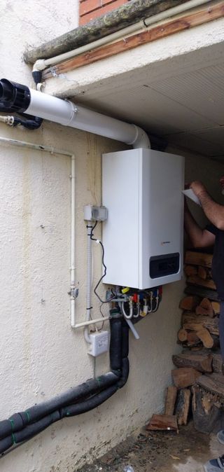   Electricista, fontanería,aire acondicionado, gas