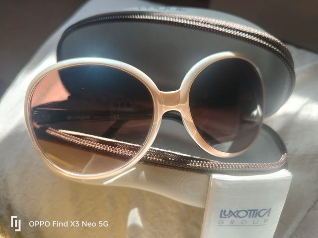 Occhiali da sole Vogue