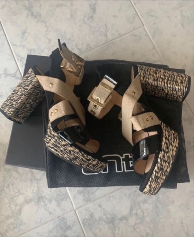 Scarpe con tacco e zeppa paciotti