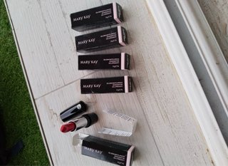 5 BARRAS DE LABIOS HIDRATANTES MARY KAY
