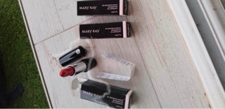 3 BARRAS DE LABIOS HIDRATANTES MARY KAY