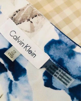 Talla XL • Blusa preciosa Calvin Klein mujer