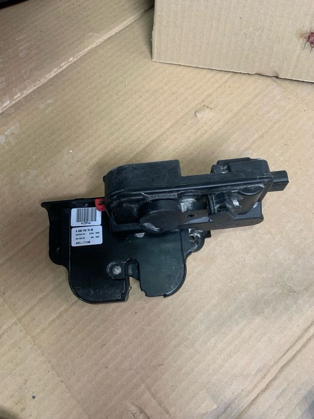 Cerradura porton mercedes vito viano