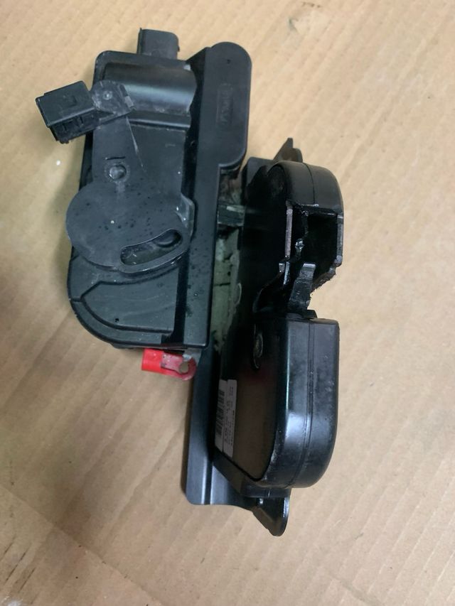 Cerradura porton mercedes vito viano