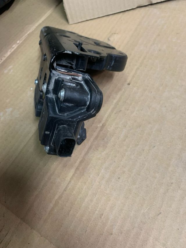 Cerradura porton mercedes vito viano