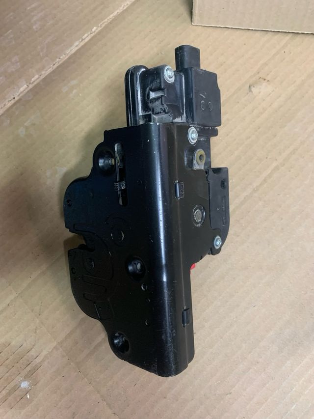 Cerradura porton mercedes vito viano