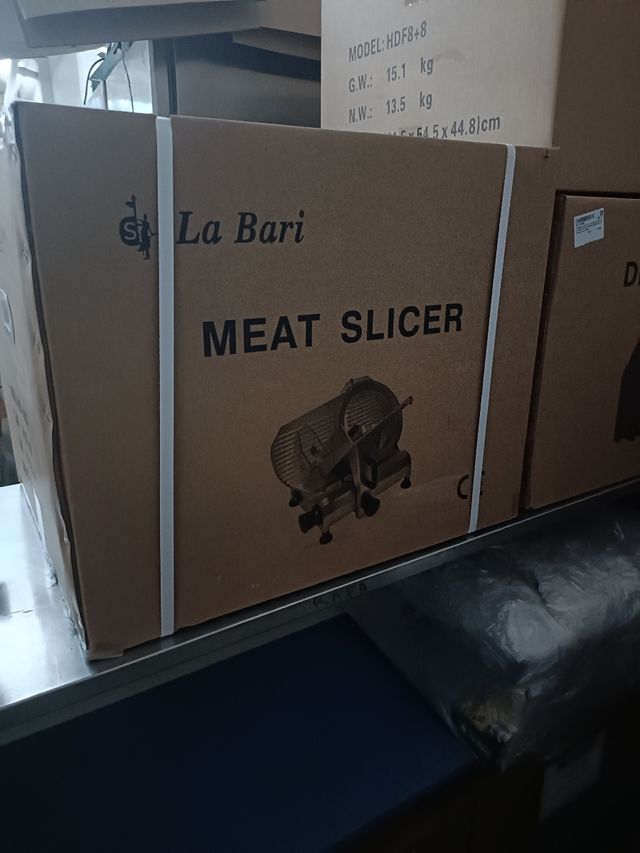 NUEVA Cortadora fiambres