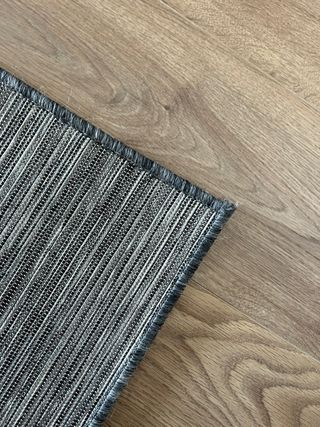Alfombra gris IKEA Hodde