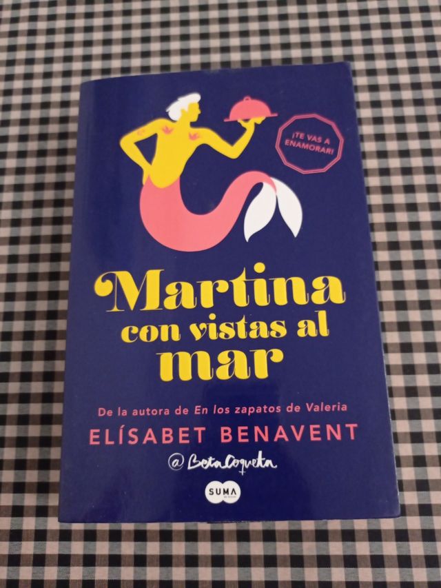 Martina en tierra firme, Martina con vistas al mar