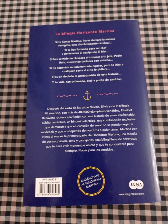 Martina en tierra firme, Martina con vistas al mar