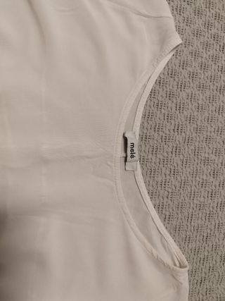 Pantalón, camisa.
