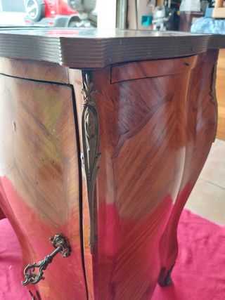 Mesitas de noche en marquetería Luis XV