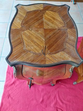 Mesitas de noche en marquetería Luis XV