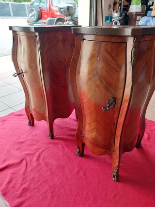 Mesitas de noche en marquetería Luis XV