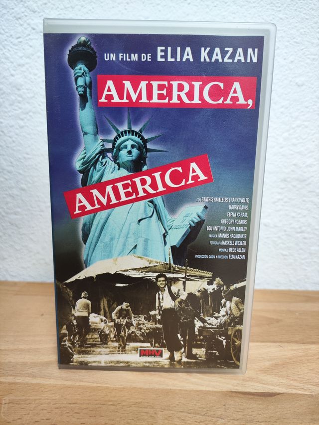 America, America Película