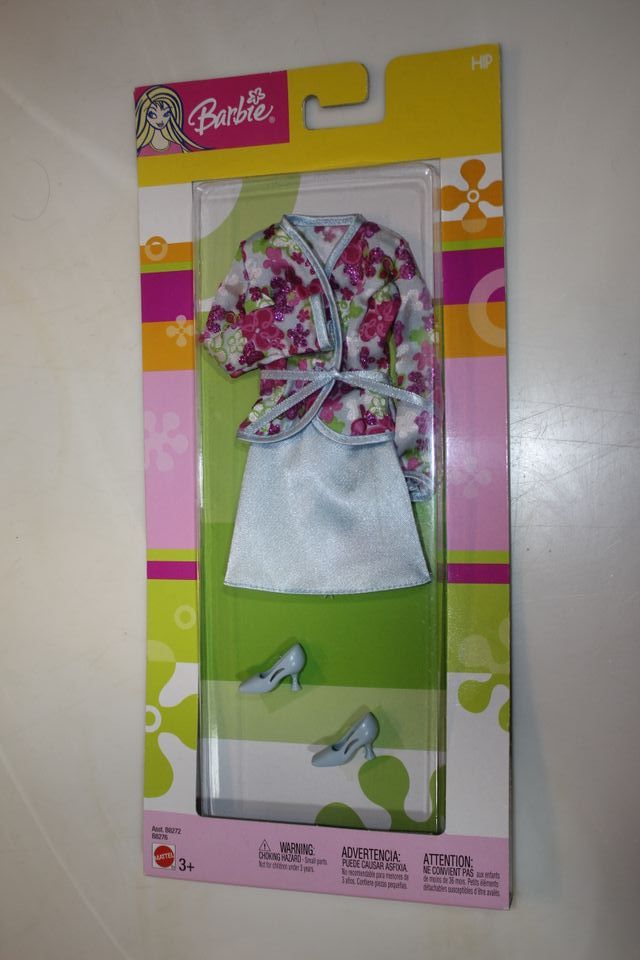 NUOVO VESTITO DI BARBIE IN STILE BLISTER 2003