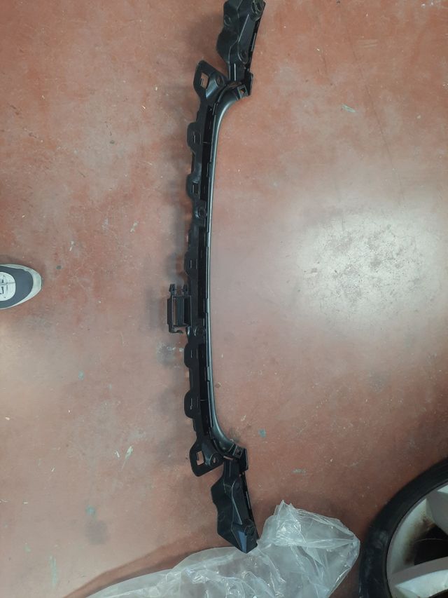 Soporte para paragolpes delantero MBW-serie 3