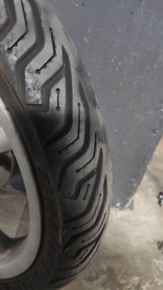 Rueda Michelin delantera Piaggio Liberty 125