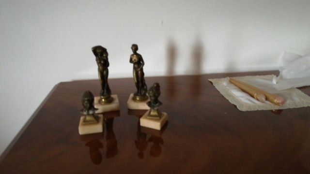 Statuine in ottone e marmo
