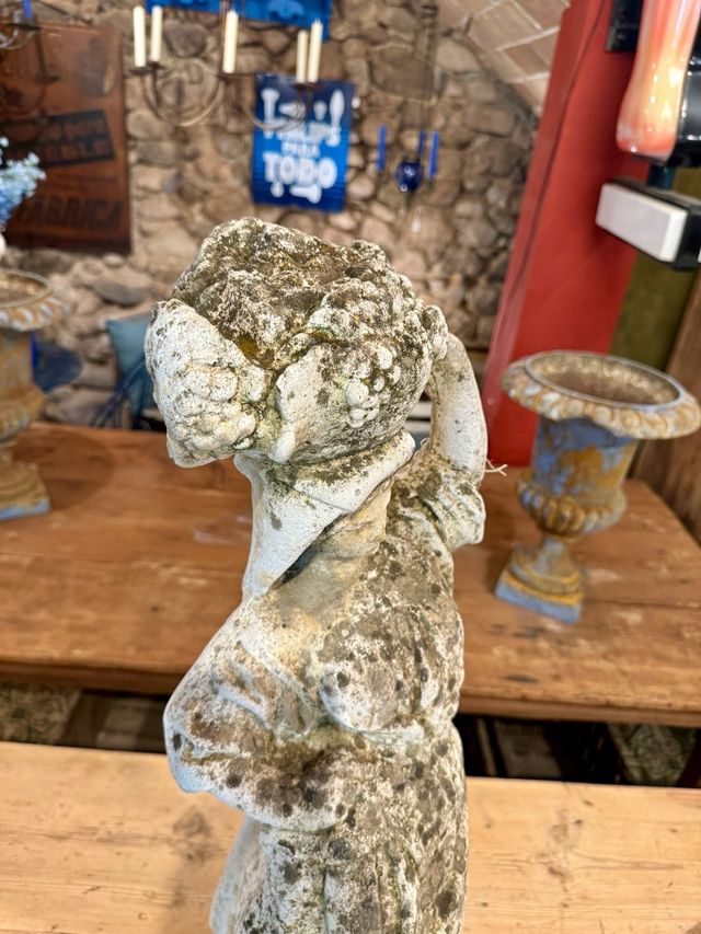 Escultura vintage de piedra. Años 70