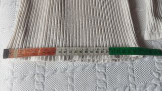 Pantalón de canalé beis de Zara