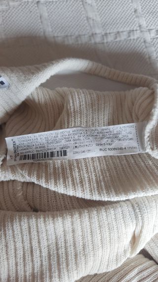 Pantalón de canalé beis de Zara
