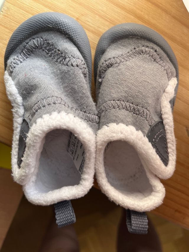 Zapatillas bebe nuevas talla 20
