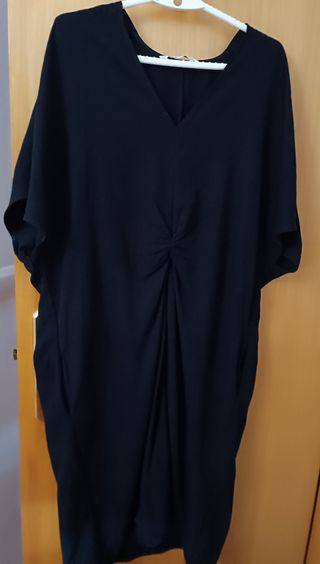 VESTIVO EN NEGRO VERANO ZARA