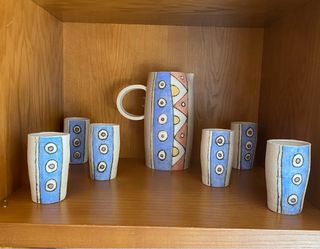 Juego de vasos y jarra artesanal