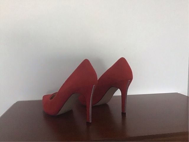 Zapato de tacón Rojo