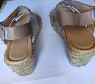 Sandalias cuero con cuña de esparto talla 38