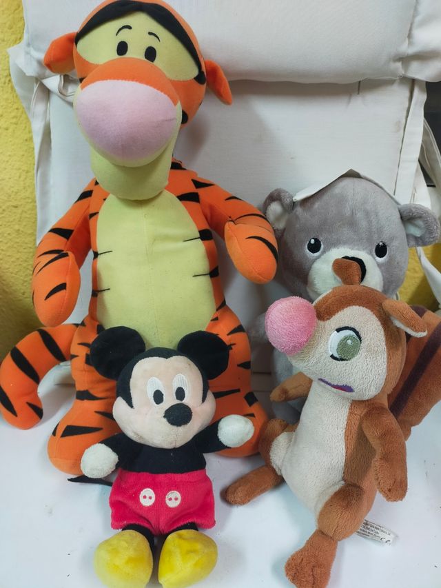 Peluches nuevos y seminuevos lote 4