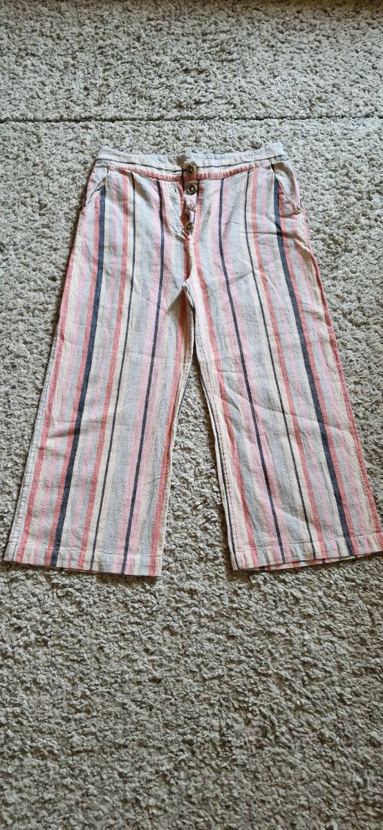 Pantaloni tre quarti