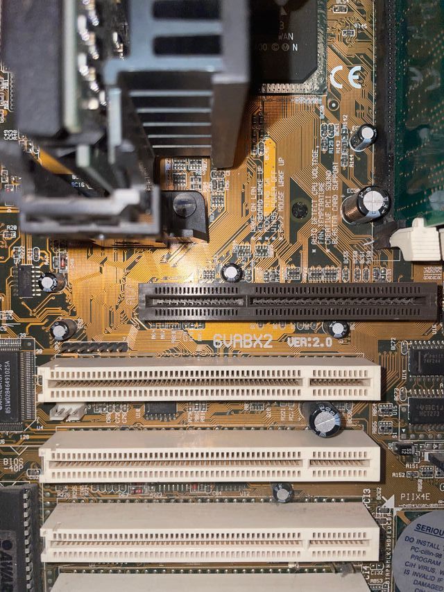 Lucky Star 6VABX2 Rev 2.0 + CPU Pentium III + 320M