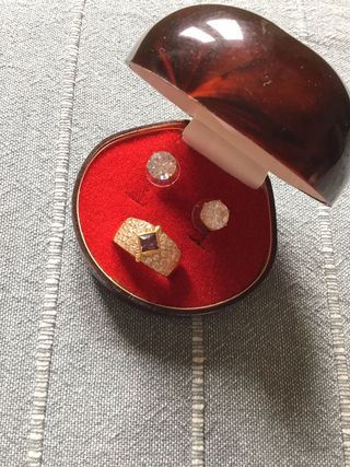 Pendientes y anillo bañado en oro