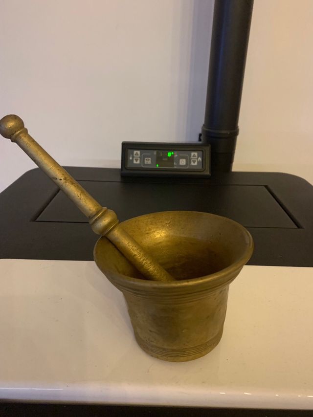 Mortaio di bronzo antico perfetto