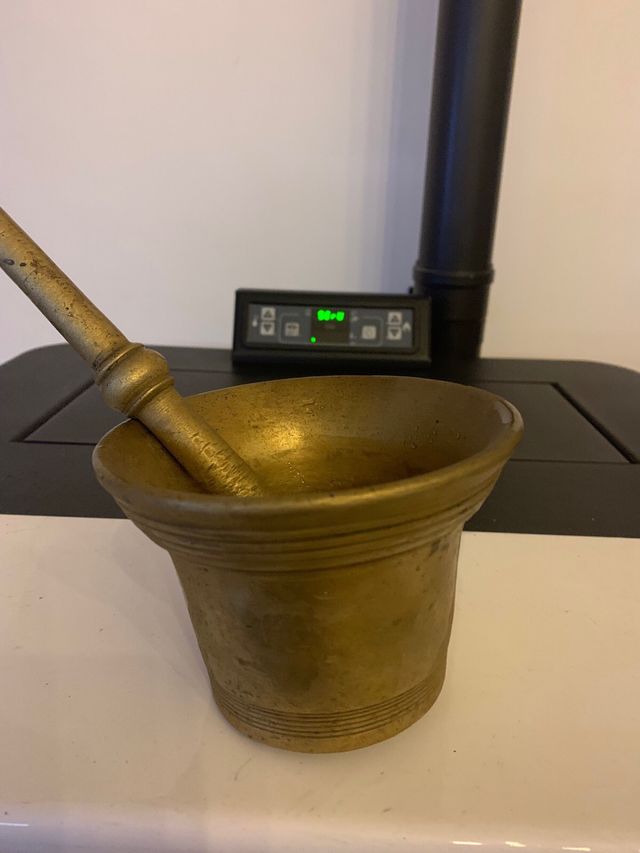 Mortaio di bronzo antico perfetto