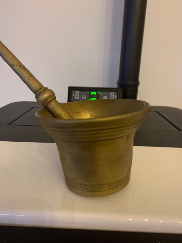 Mortaio di bronzo antico perfetto