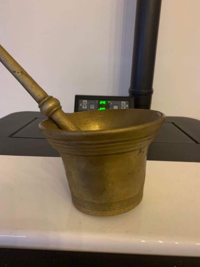 Mortaio di bronzo antico perfetto