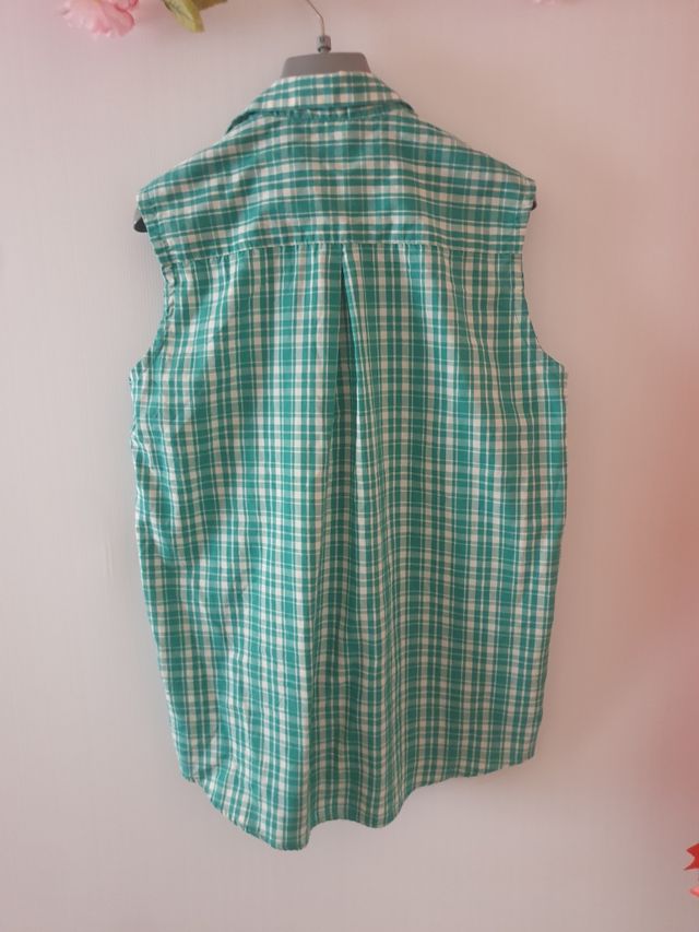 Camicina a quadri verde smanicata