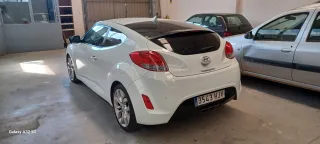 Hyundai Veloster 2012