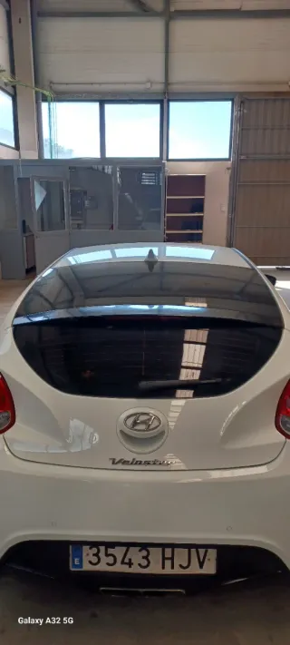 Hyundai Veloster 2012