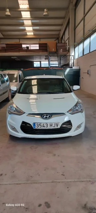 Hyundai Veloster 2012