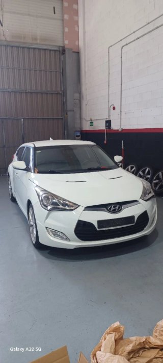Hyundai Veloster 2012
