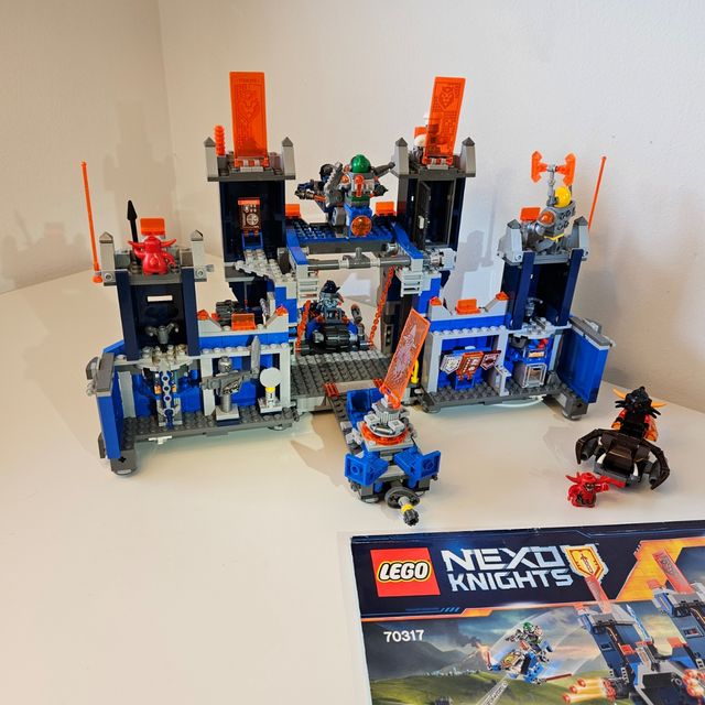 LEGO Nexo Knights - Aaron's Aero Striker