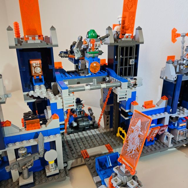 LEGO Nexo Knights - Aaron's Aero Striker