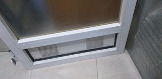 Puerta aluminio blanca para cocina/galería/terraza