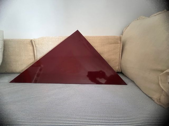 Estanteria de esquina granate