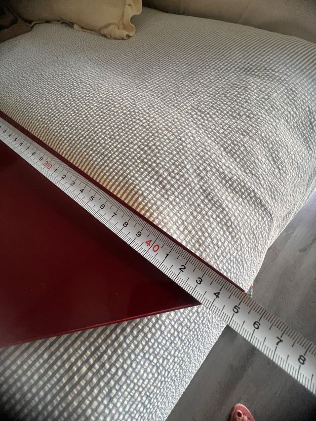 Estanteria de esquina granate